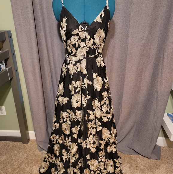 Calvin Klein black and gold floor length gown size 4